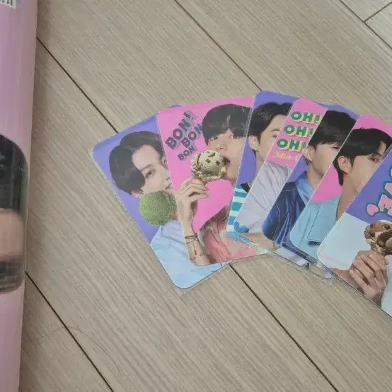 방탄소년단 BTS 베스킨라빈스 콜라보 포스터, 포카