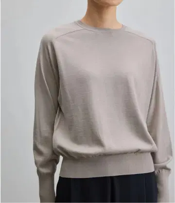 소주 미사용 새상품 울 하이 게이지 돌먼 슬리브 풀오버 베이지 M