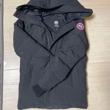 Canada Goose 블랙 다운 자켓