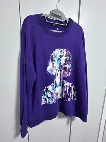 HARE 보라색 그래픽 프린트 트레이닝복