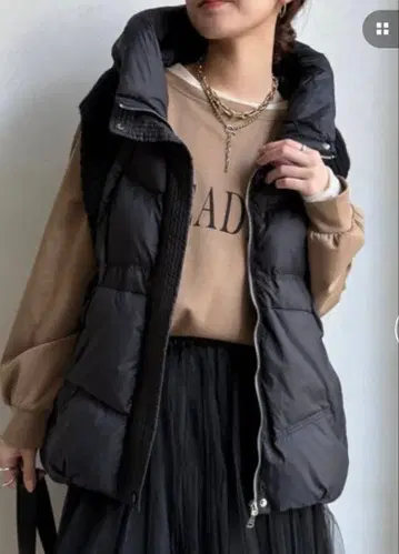 니트 절개 다운 베스트