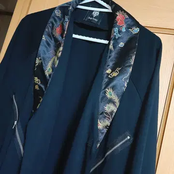 드래그 허니 차이나 가운