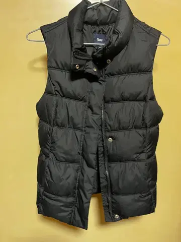 Gap 블랙 다운 베스트 XS