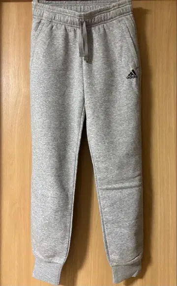 미사용 새상품 adidas 그레이 스웨트 팬츠