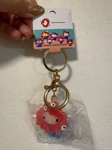 헬로키티 미야쿠미야쿠 콜라보 입체 마스코트 클리어 컬러 키링
