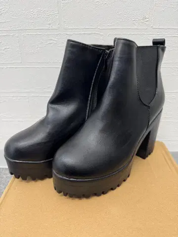 사이드 고어 부츠 통굽 블랙