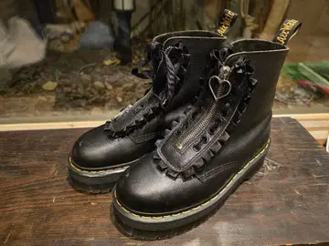 닥터마틴 x 레이지 오프 콜라보 부츠 통굽 정글 부츠