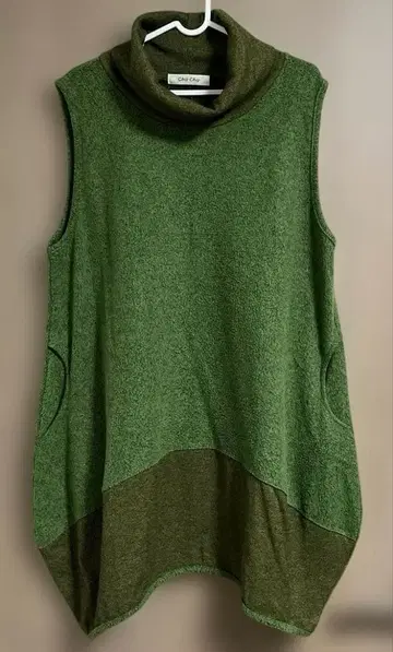 그린 터틀넥 튜닉