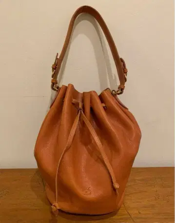 일비종떼 가죽 버킷 백