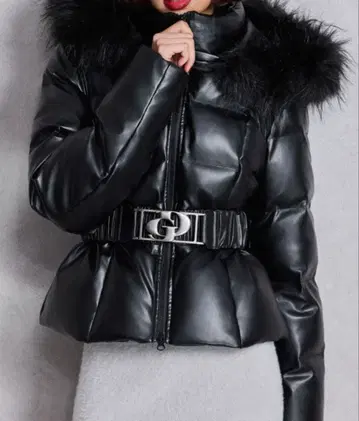 GYDA 벨트 포함 인조 가죽 숏 다운 코트