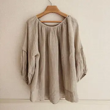 [ 새상품급 ] 허그아워 린넨 거즈 벌룬 슬리브 블라우스 튜닉