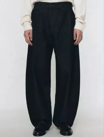 40 zara SOSHIOTSUKI 와이드 레그 플리츠 데님 팬츠