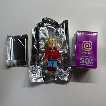 베어브릭 50주년 기념 피규어 오사무