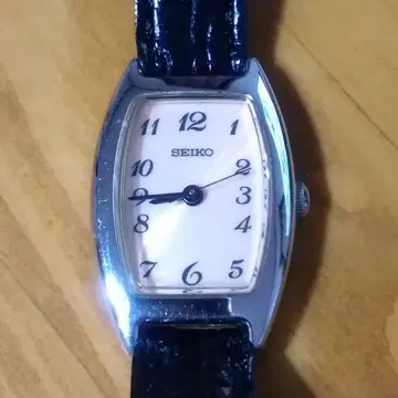 SEIKO 쿼츠 손목시계 실버 여성용 작동하지 않는 물품