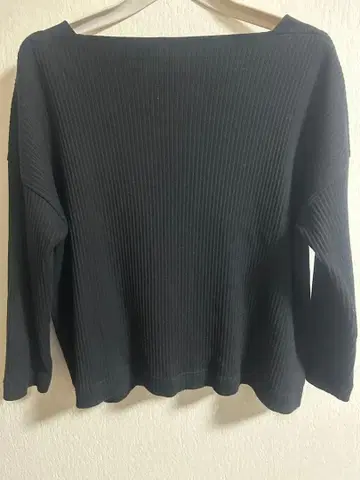 BEARDSLEY 블랙 리브 니트 긴팔