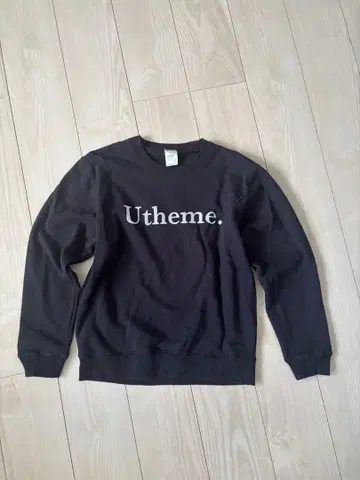 Utheme. 블랙 맨투맨 S 사이즈