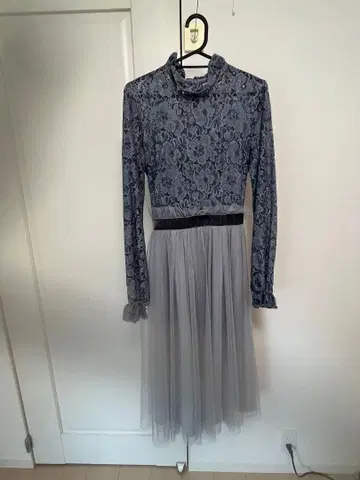 엘레강트한 그레이 드레스