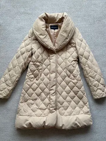 새상품급 미슈마슈 다운 코트