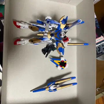 HG V2 어솔트 버스터 건담 골드 페인팅