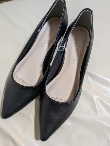 월드 택 포함 새상품 블랙 펌프스 23.5cm