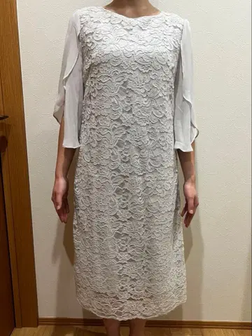 화이트 레이스 롱 드레스 플레어 슬리브