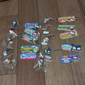 지역 한정 키티 키링