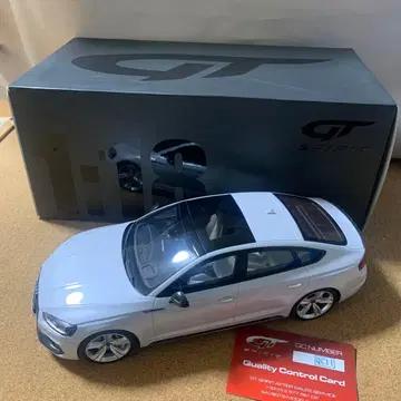 GT Spirit 1/18 스케일 자동차 모델 화이트