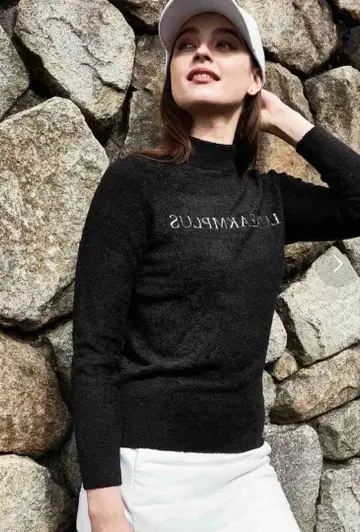 LUXEAKMPLUS 모크넥 플러피 니트 블랙