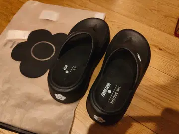 [ LILY BROWN x MARY QUANT ] 데이지 모티브 플립플랍