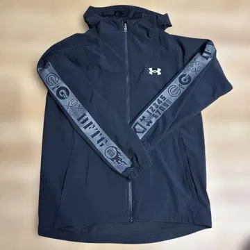 언더아머 윈드 브레이커 블랙 M 사이즈