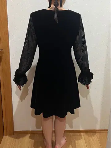 블랙 벨벳 A 라인 원피스