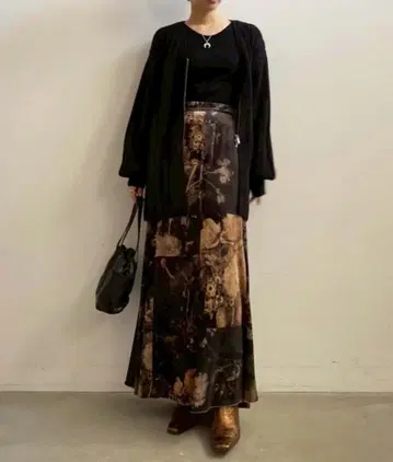 AMERI UND FOREIGN BOOK VELOUR SKIRT