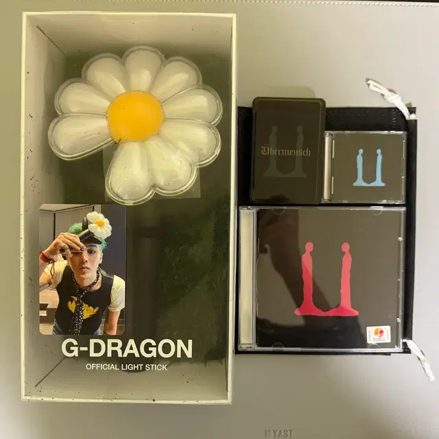 미개봉 지드래곤 공식 응원봉(더스트백+포토카드)