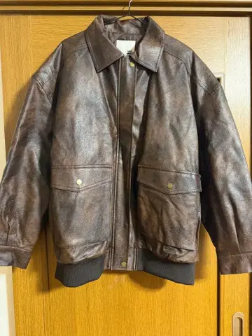 브라운 가죽 자켓 더블 포켓 부착