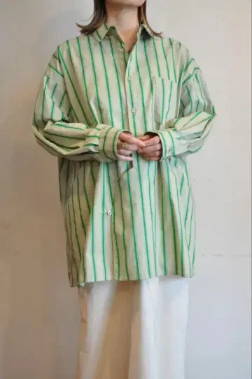M53 오버 사이즈 그린과 화이트 스트라이프 셔츠