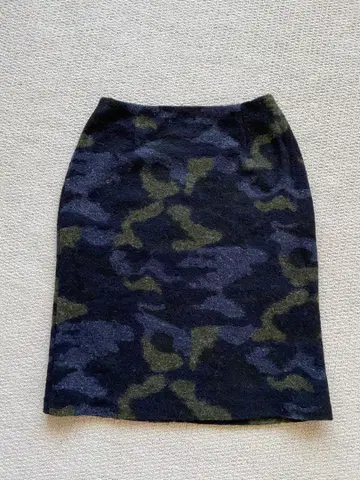 새상품 BOOGIEWOOGIE 카모플라주 패턴 스커트