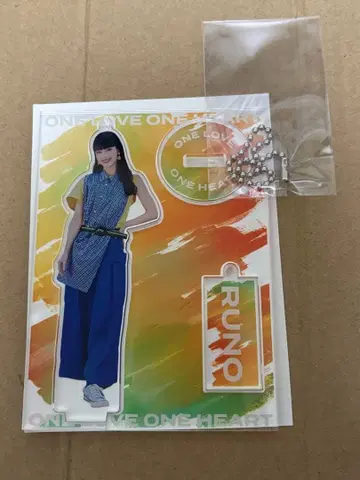 ONELOVEONEHEART 러브원 이이즈카 아크릴 스탠드