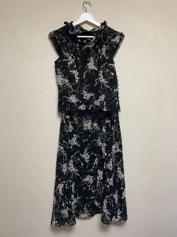 INGEBORG 모노톤 플라워 프린트 셋업 S