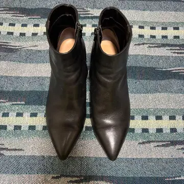 가죽 숏부츠 블랙 컬러