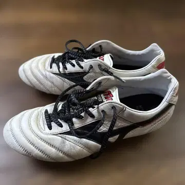 Mizuno Morelia 축구 스파이크 23.5cm