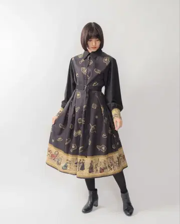 이번 시즌 로이스크레용 패널 원피스