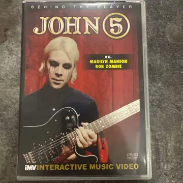 JOHN5 BEHIND THE PLAYER
