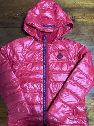 JACK BUNNY 후드 부착 빨간색 다운 자켓