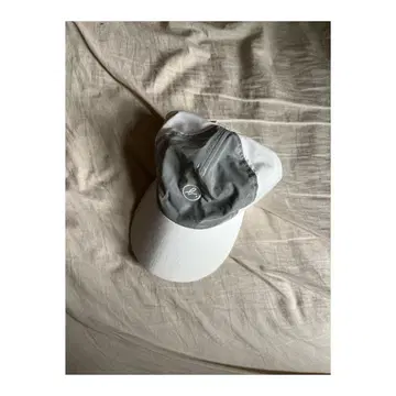 에네스베 화이트 그레이 캡