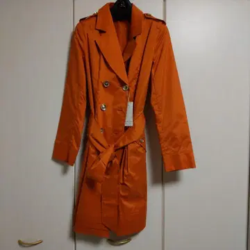 오렌지 더블 브레스트 트렌치코트