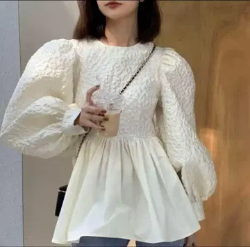 벌스데이 바쉬 페플럼 상의 자카드