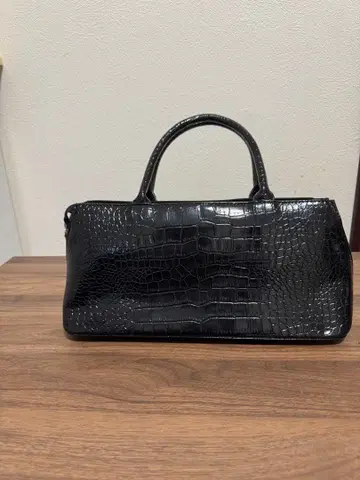 블랙 크로커다일풍 핸드백