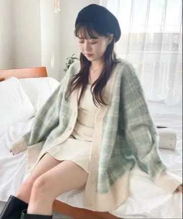 Heather 체크 무늬 니트 가디건