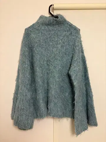 mideal 라이트 블루 터틀넥 스웨터