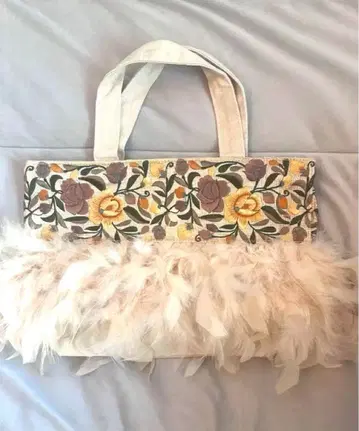 사하바이 리 꽃무늬 자수 페더 토트백